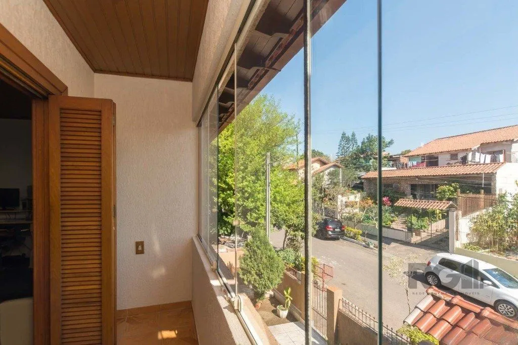 Imagem Casa de 4 quartos com 265m², no bairro Cavalhada