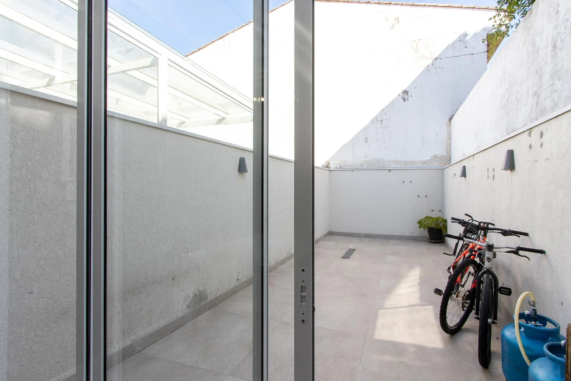 Imagem Ótima casa com 3dormitórios 1 suite no bairro Tristeza