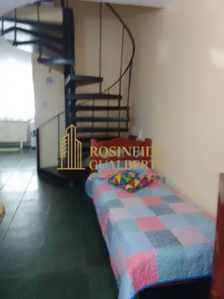 Imagem Sobrado à Venda no Condomínio Martim de Sá