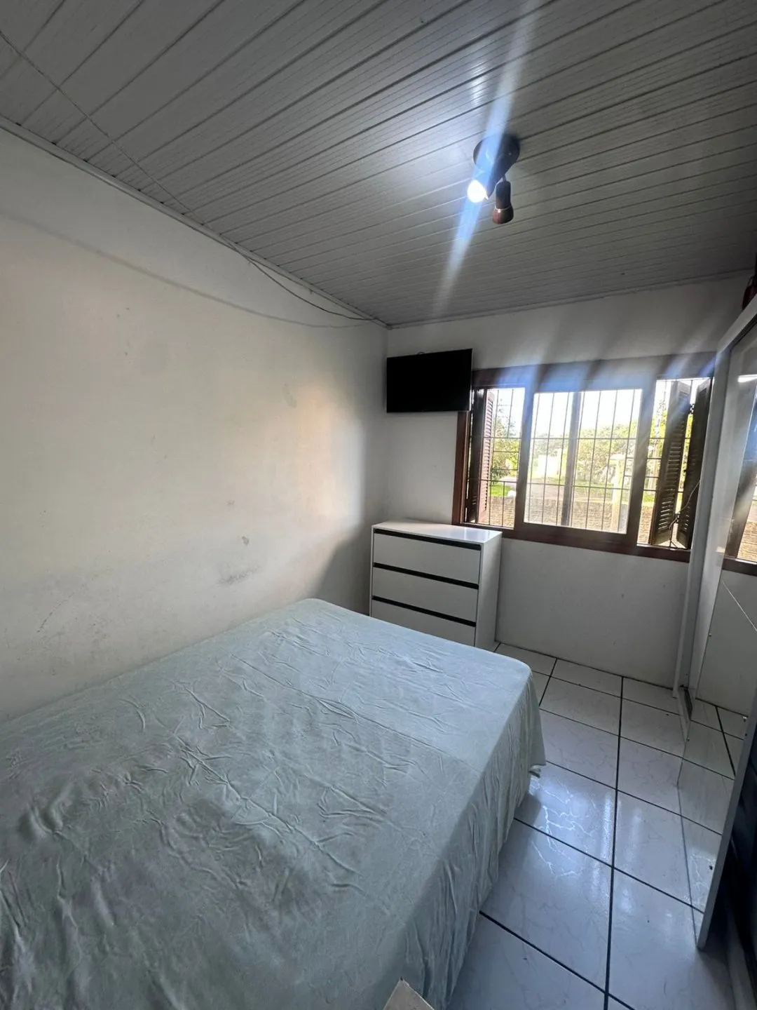 Imagem CASA À VENDA COM 2 DORMITÓRIOS E CONSTRUÇÃO PARA COMÉRCIO NO Tarumã
