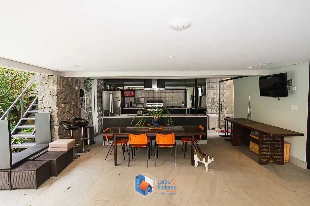 Imagem Sobrado para venda em Jardim Virginia Bianca com 4 quartos, sendo 3 suítes, 312m²