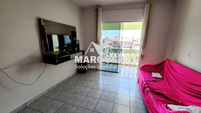 Imagem Casa principal mais 2 pequenas casas e salão c/ 80m2