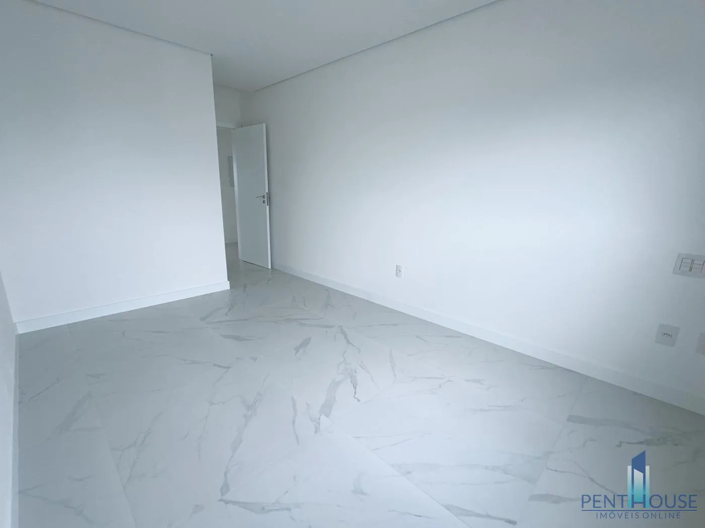 Imagem Cobertura Duplex para Venda em Balneário Camboriú, PIONEIROS, 5 dormitórios, 4 suítes, 6 banheiros, 6 vagas