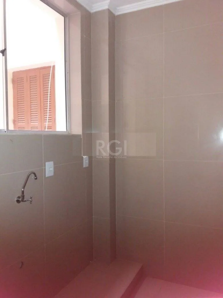 Imagem Apartamento de três dormitórios no bairro Independência em Porto Alegre.