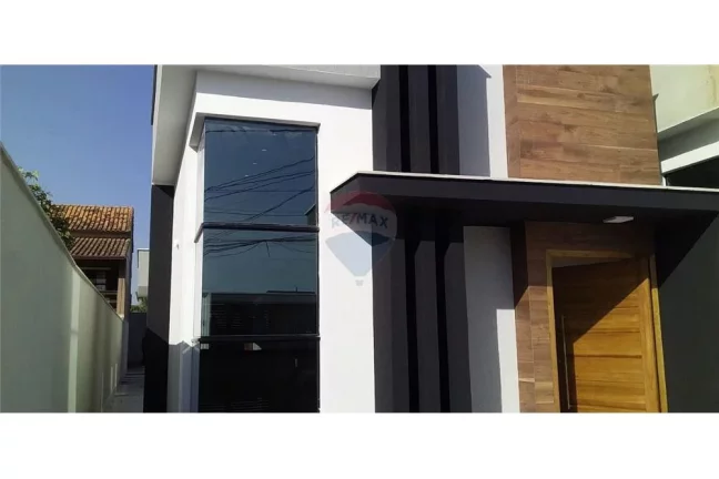 Uma casa belíssima em uma localização espetacular PRÓXIMO A PRAIA