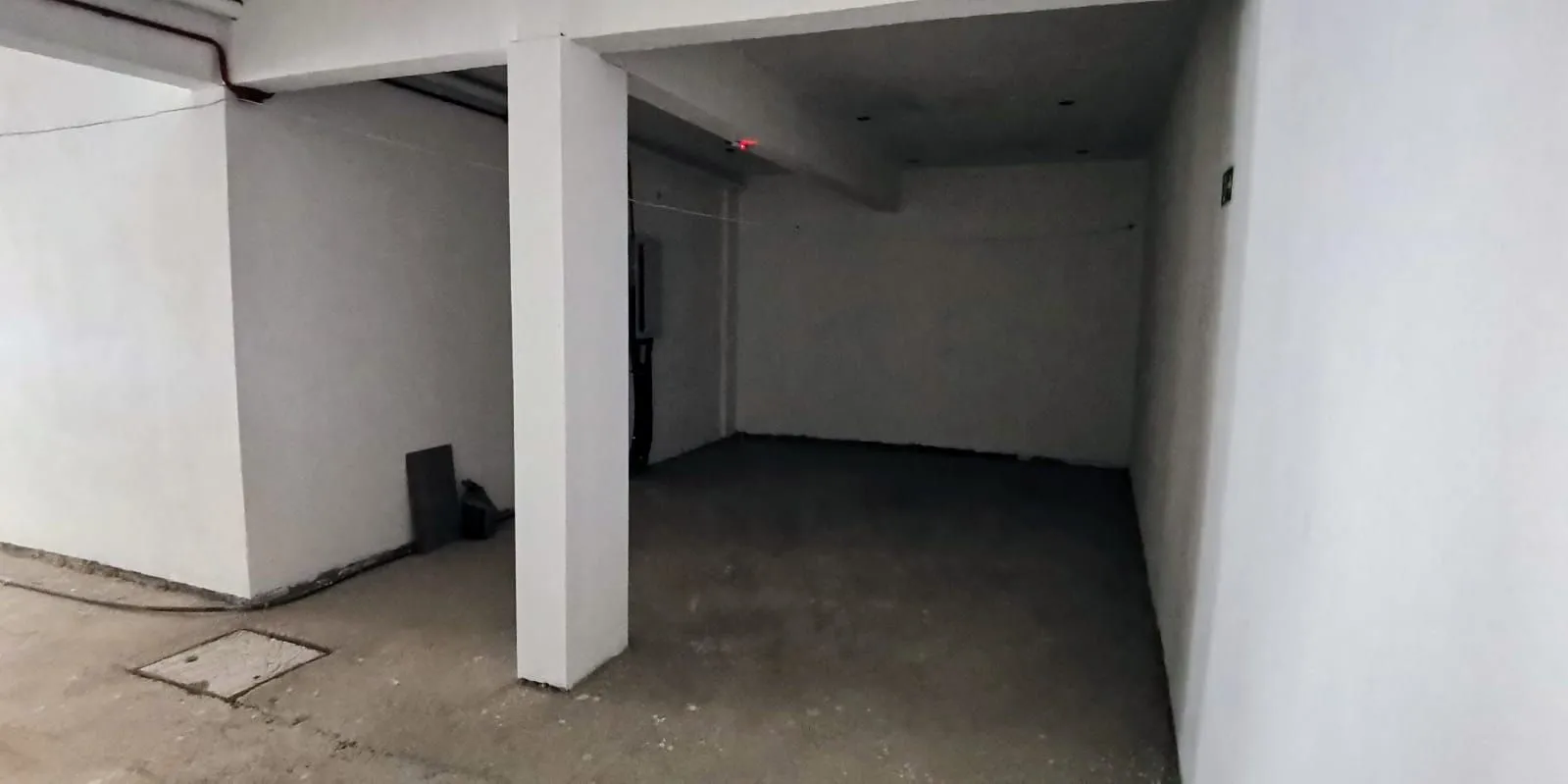 Imagem Vende loja ,com mezanino 180m², 2 banheiros