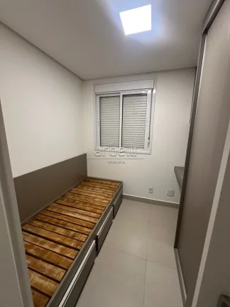 Imagem Apartamento com 62 M², 2 dormitórios, ampla sala com sacada, área de serviços, cozinha, 02 banhe...