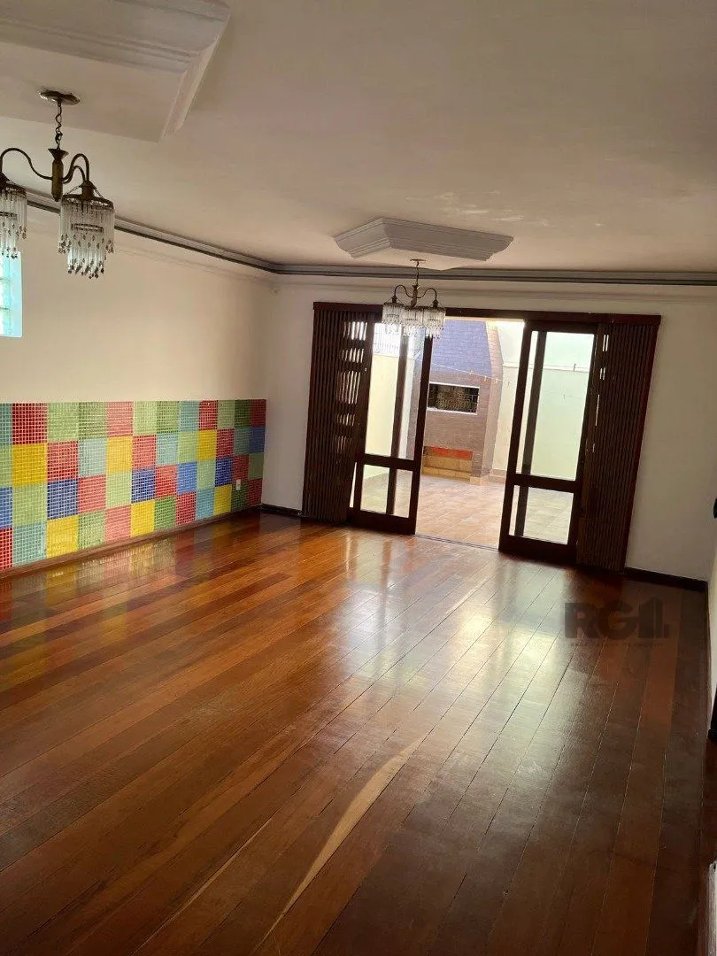 Imagem Casa para Venda - 507m², 4 dormitórios, sendo 2 suites, 6 vagas - Cavalhada