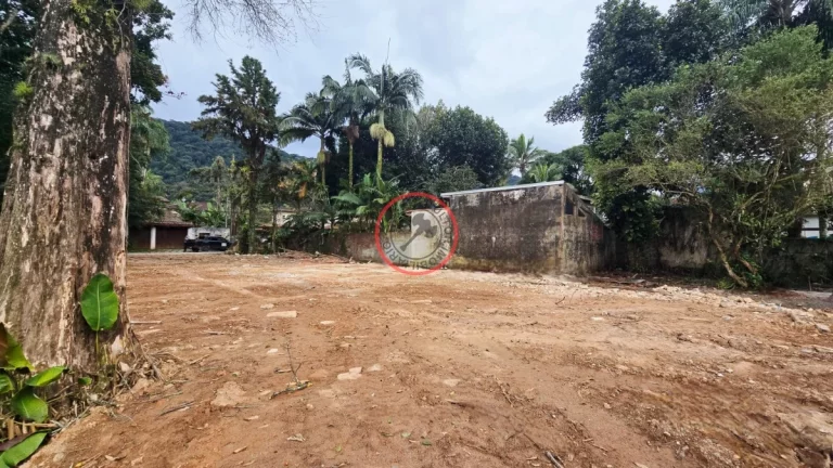 Imagem TERRENO EM BOIÇUCANGA 1300 METROS QUADRADOS, TODO MURADO,BEM LOCALIZADO,PERTO DE TODA ESTRUTURA DO BAIRRO.OPORTUNIDADE
