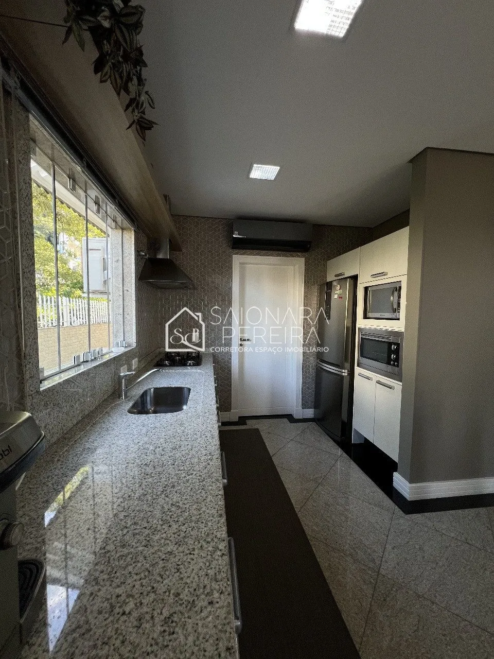 Imagem Casa Espetacular na Beira-Mar - Ponta de Baixo, São José/SC