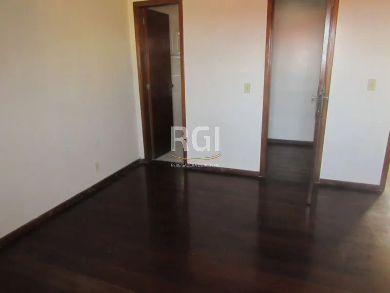 Imagem Casa Condominio para Venda - 383.4m², 5 dormitórios, sendo 2 suites, 3 vagas - Nonoai
