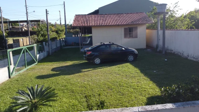 Imagem Linda Casa de 2 Quartos na Praia do Rosa, Imbituba-SC - Excelente Oportunidade!