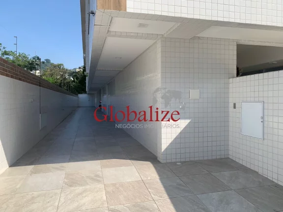 Imagem Casa com 2 súites e 2 vagas à venda no Bairro Campo Grande em Santos por 674.000,00.