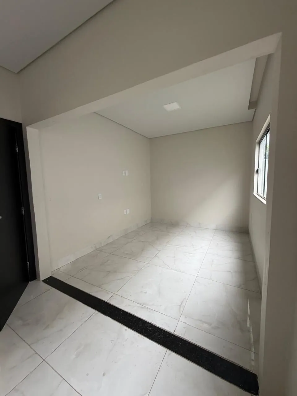 Imagem Casa 2 Quartos sendo 1 Suíte Bairro Morada Do Ouro 2