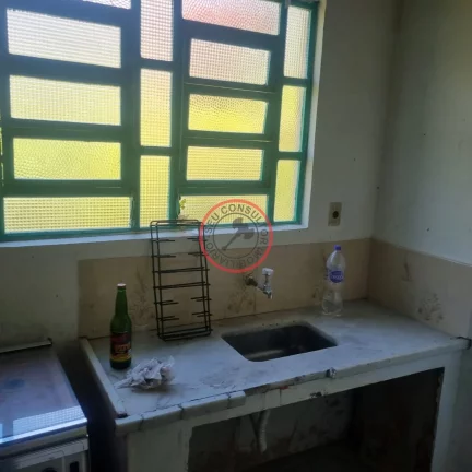 Imagem 2 pequenas Casas na maquinino Bairro MAQUININHA, em um terreno de 700 metros limpo em rua asfaltada , junto a natureza