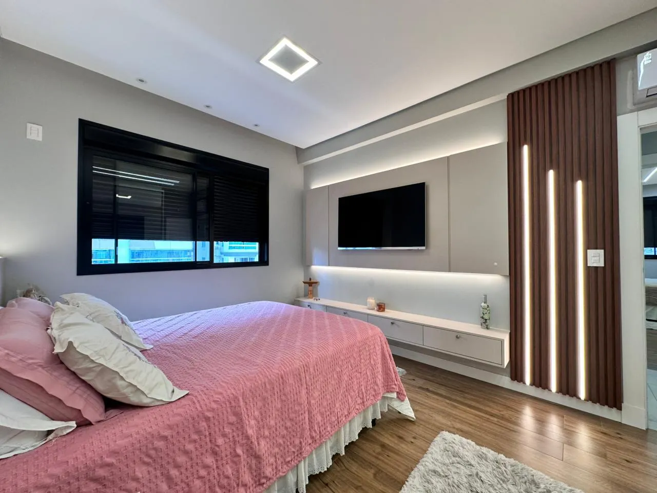 Imagem Apartamento à venda com 165m2 por R$ 2.800.000,00