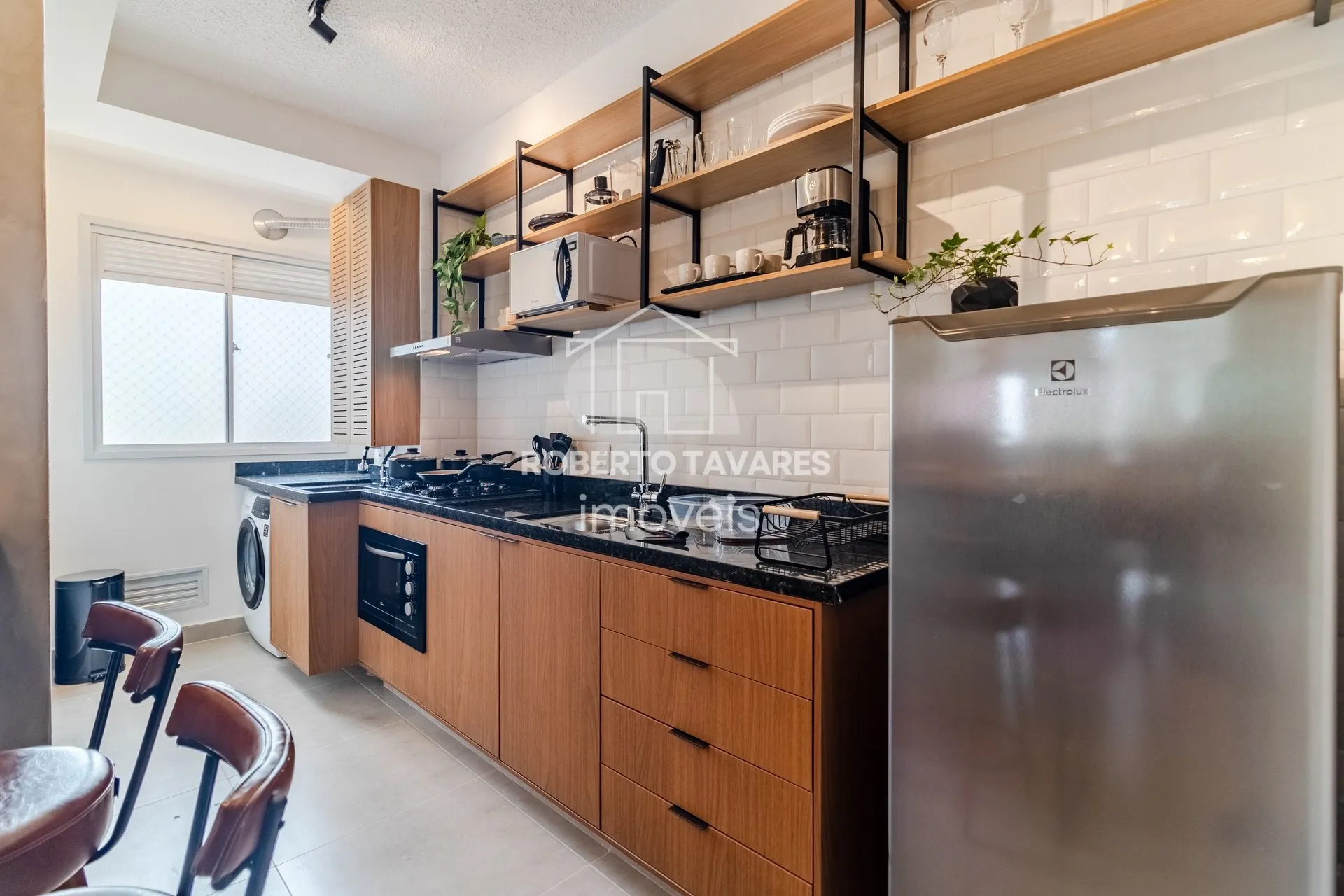 Foto do imóvel Apartamento totalmente mobiliado. VENDA DE PORTEIRA FECHADA - O imóvel conta com 2 quartos, sendo 1 suíte, além de uma vaga de garagem. em Liberdade, São Paulo - SP