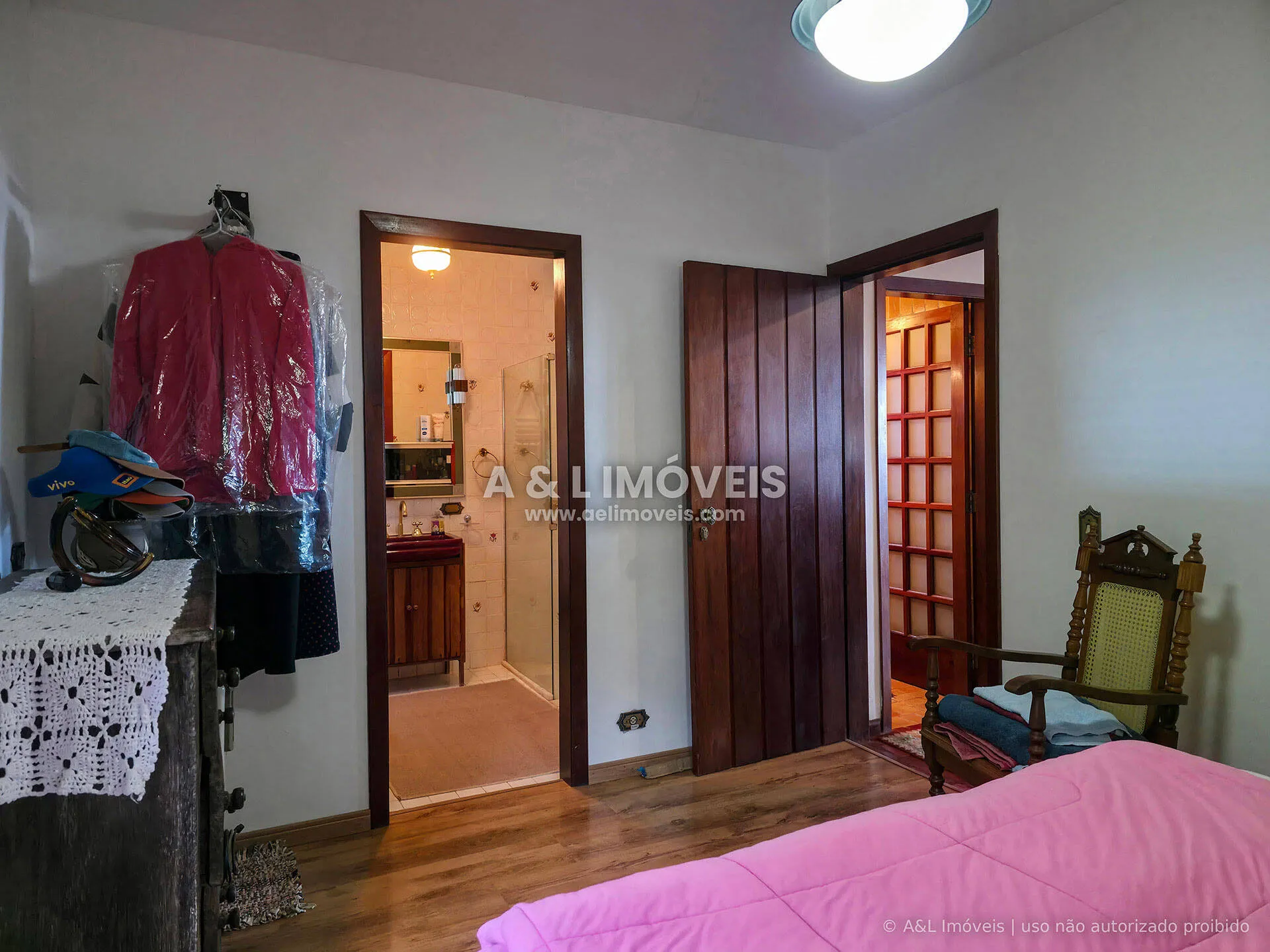 Imagem Casa Alpina em Campos do Jordão | Vila Natal, 278 m², Lareira e Vista