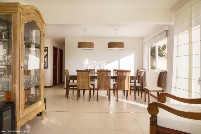 Imagem Casa em Condomínio à Venda em Geribá, Búzios-RJ: 4 Quartos, 4 Suítes, 5 Banheiros, 2 Vagas, 450 m².