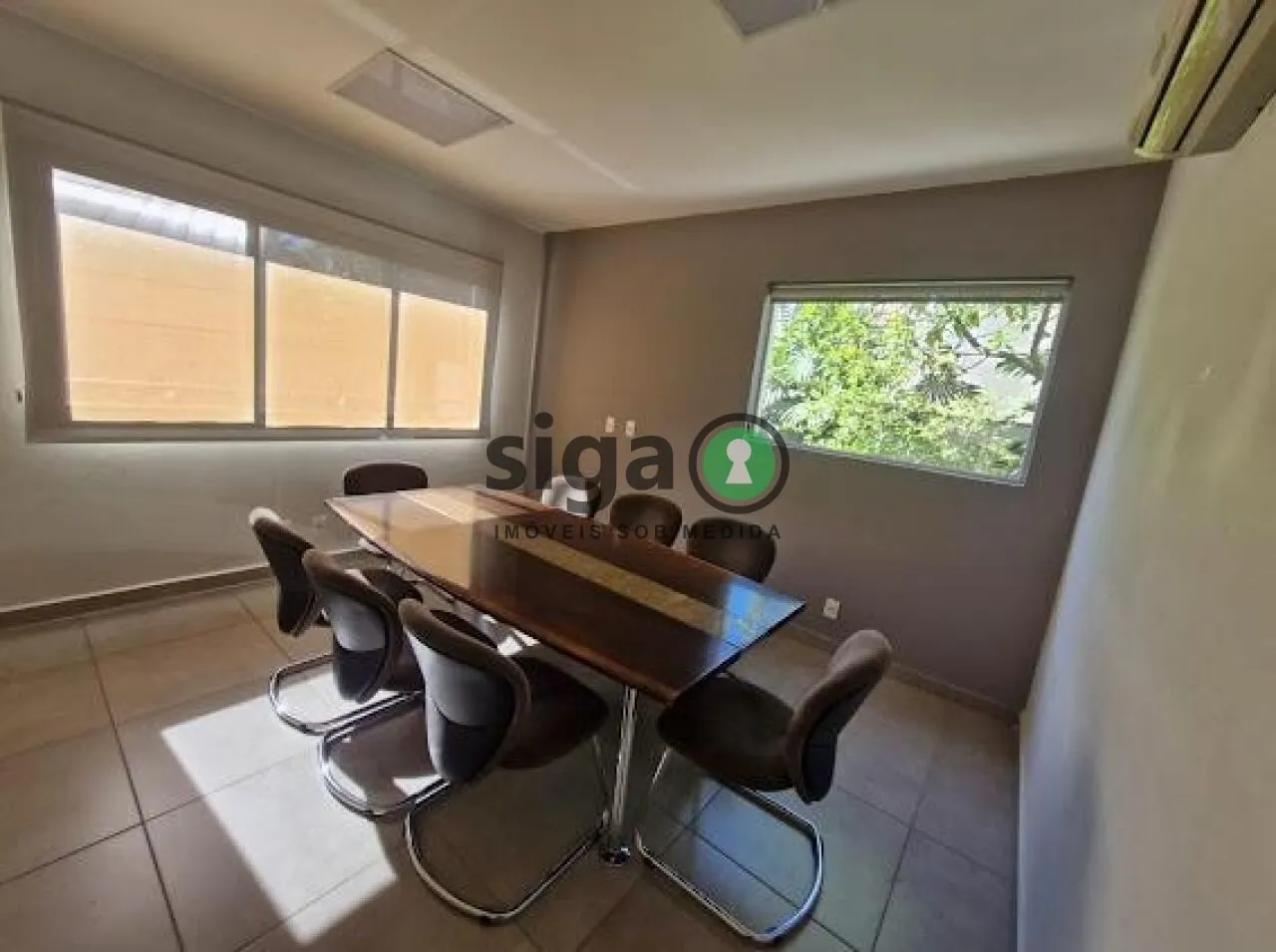Imagem Casa Assobradada no Pacaembu, para locação Comercial ou venda com 10 salas, 11 vagas, reformada.