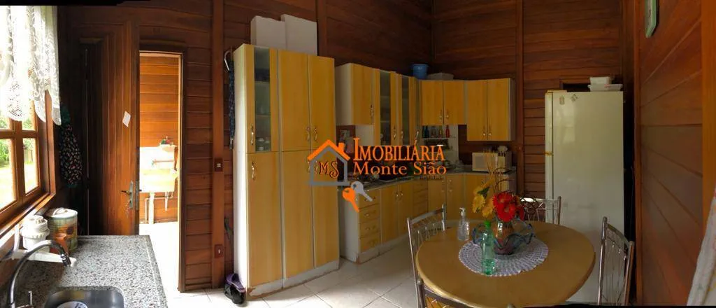 Imagem Casa com 6 dormitórios à venda, 300 m² por R$ 1.290.000,00 - Fazenda Velha - Arujá/SP