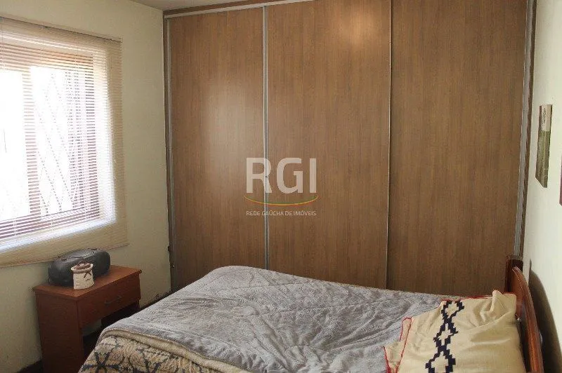 Imagem Casa para Venda - 220m², 4 dormitórios, 9 vagas - Cristal