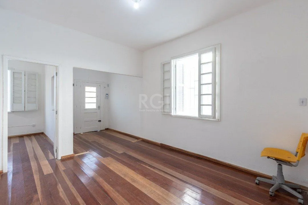 Imagem Casa para Venda - 180.2m², 3 dormitórios, 3 vagas - Medianeira