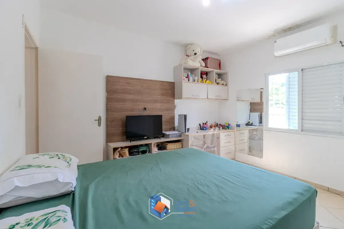 Imagem Sobrado para venda em Vila do Castelo com 3 quartos, sendo 1 suíte, 250m²