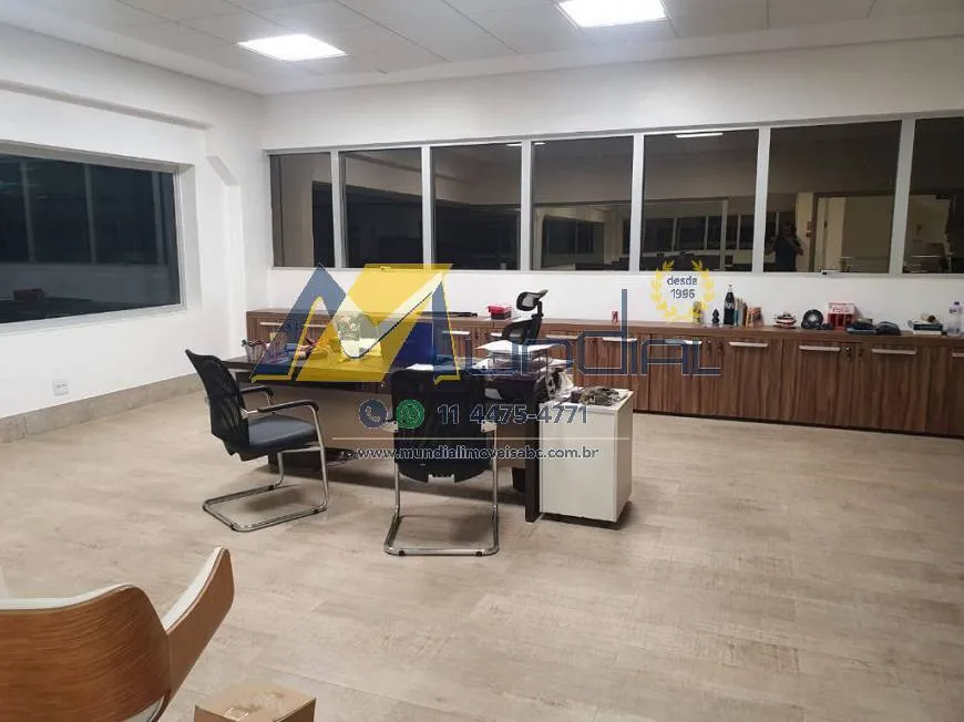 Imagem Galpão para Venda com 2489m², 2 salas e 5 vagas!!!
