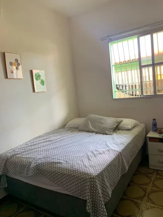 Imagem Casa linear a venda na quadra do mar em Santa Mônica com 5 quartos sendo 1 suite e 3 banheiros, garagem pra dois carro,