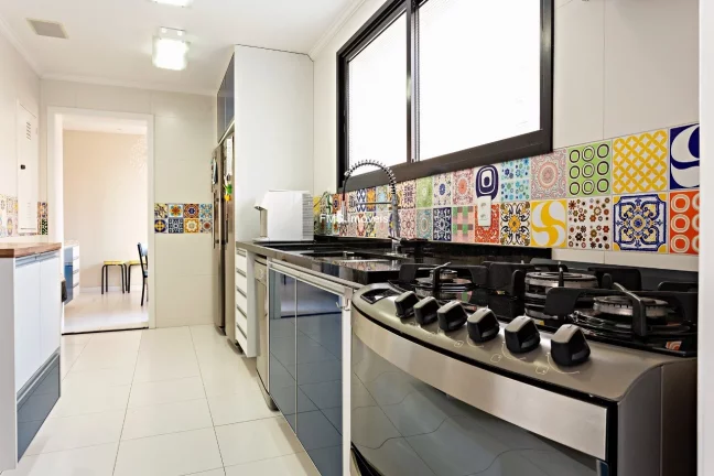 Imagem Apartamento para locação em Moema, com 2 suítes, 3 vagas de garagem.