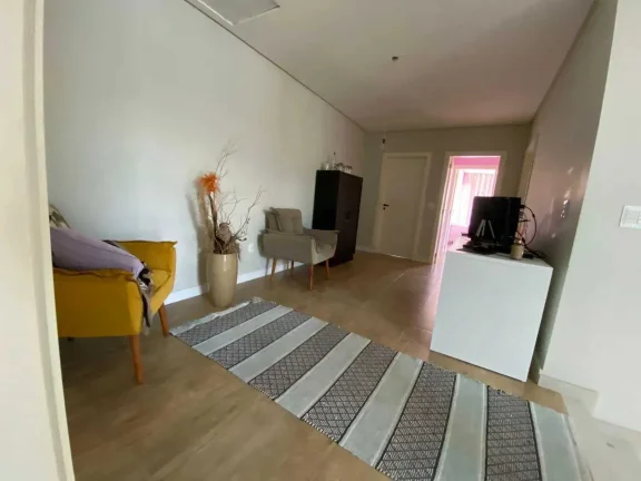 Imagem Casa mobiliada no Condomínio Caledônia com 4 dormitórios sendo 3 suítes e 4 vagas em Camboriú