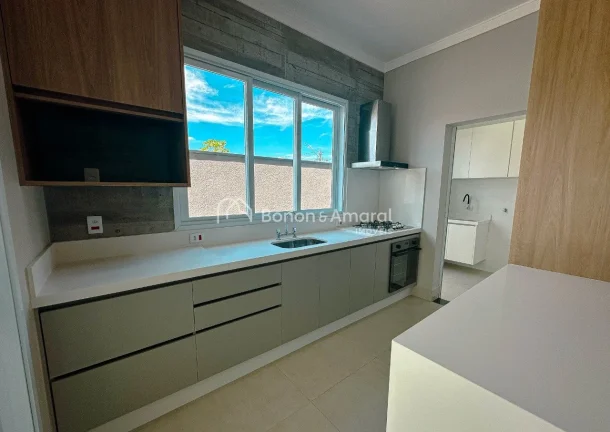 Imagem Maravilhosa casa térrea, acabamento de primeira, com 3 suítes todas com armários e ar condicionad...