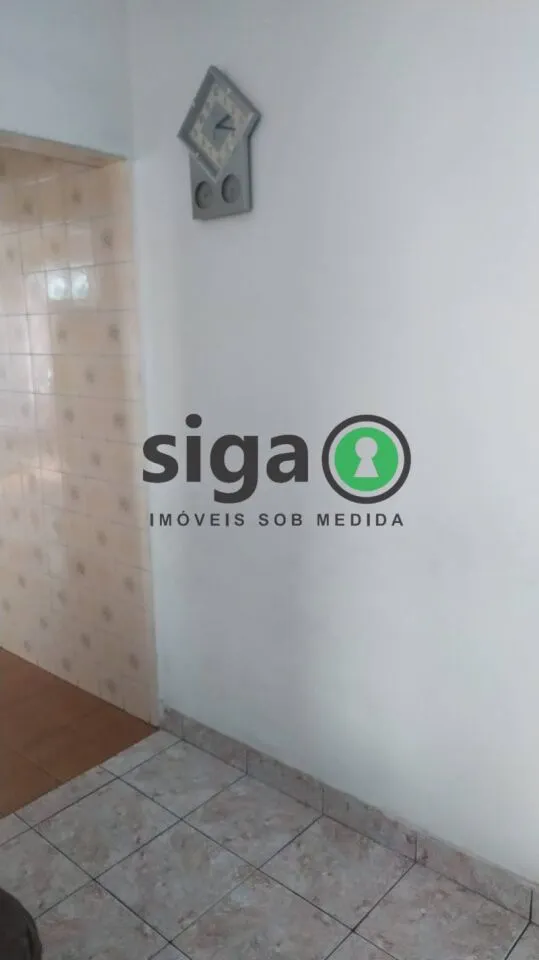 Imagem Imóvel com 3 Casas e 3 Vagas Próximo à Av. Santa Catarina