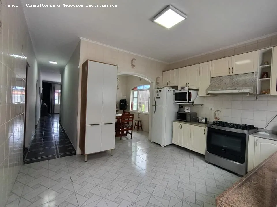 Imagem Casa para Venda em Mongaguá, Balaneario Itaoca, 3 dormitórios, 1 suíte, 3 banheiros, 2 vagas