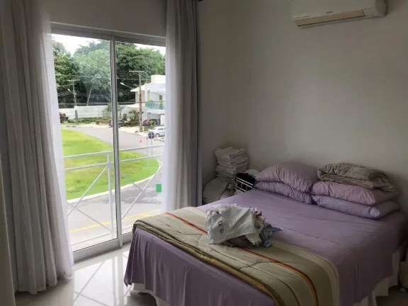 Imagem Requinte e sofisticação você encontra nessa casa , com 3 suítes uma com banheira hidromassagem, piscina, sala de cinema , localização privilegiada