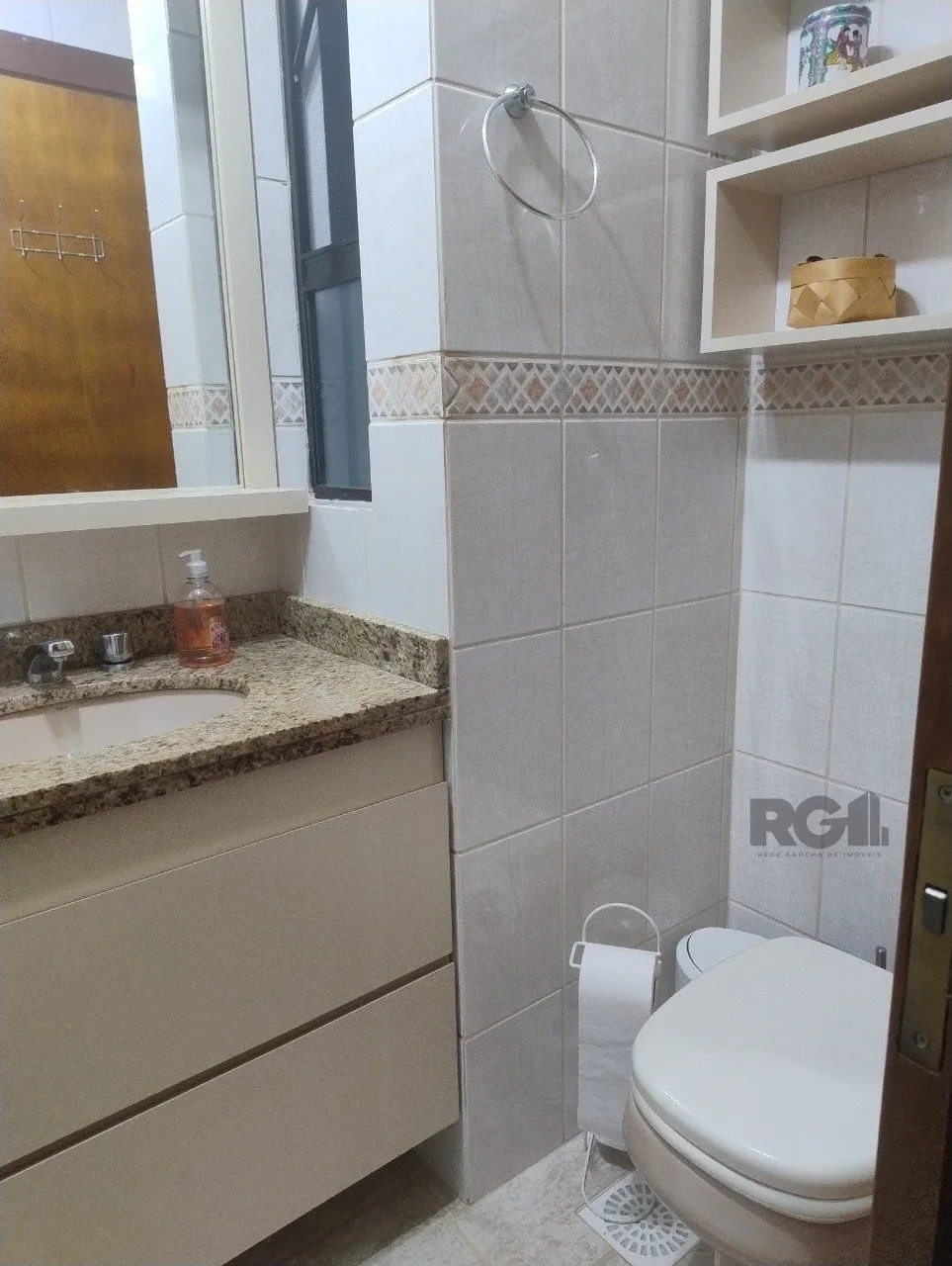 Imagem Apartamento para Venda - 72.98m², 3 dormitórios, suíte e 1 vaga - Menino Deus
