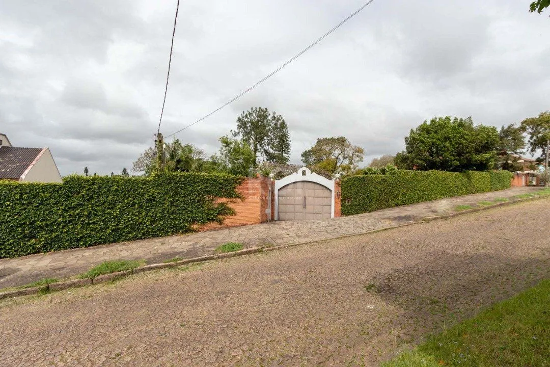 Imagem Casa para Venda - 800m², 3 dormitórios, sendo 3 suites, 4 vagas - Vila Assunção