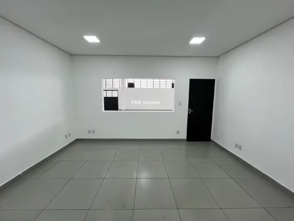 Imagem Galpão Comercial Para Locação na Vila Leopoldina, São Paulo-SP: 660m², 14 Vagas de Garagem!