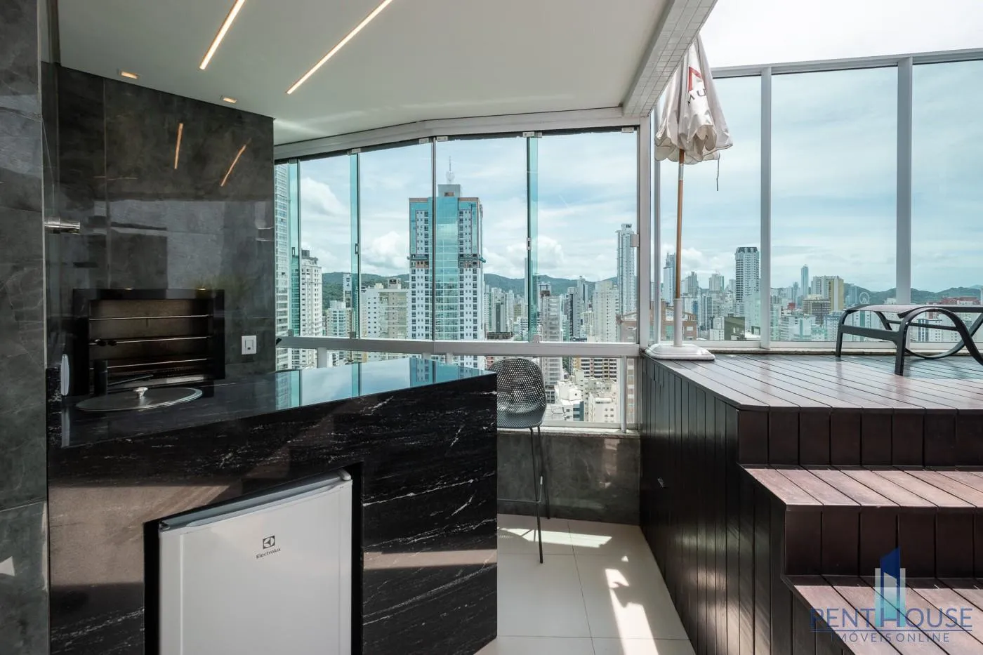 Imagem Apartamento Duplex para Venda em Balneário Camboriú, CENTRO, 4 dormitórios, 4 suítes, 6 banheiros, 3 vagas