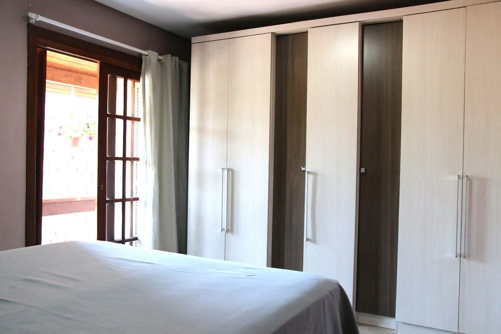 Imagem Casa sobrado na Hípica de 2 dormitórios e 2 vagas