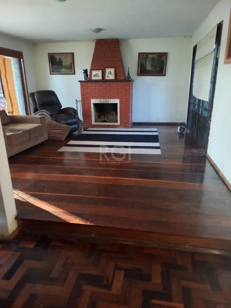 Imagem Casa para Venda - 256.44m², 4 dormitórios, sendo 1 suites, 4 vagas - Cavalhada