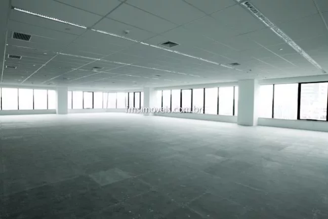 Imagem Conjunto comercial com 1.139m² na Av. Brigadeiro Faria Lima.