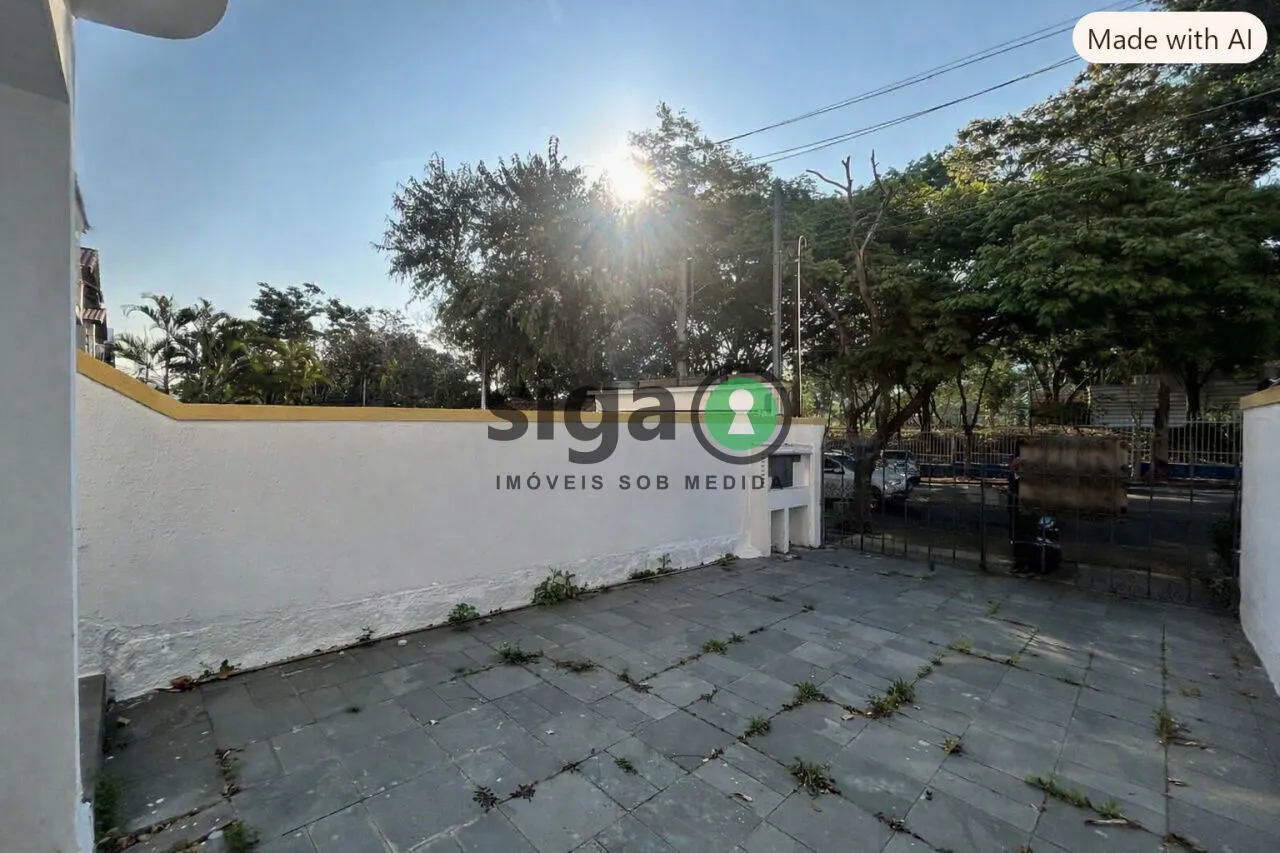 Imagem Sobrado com 3 Dormitórios (1 Suíte) e 2 Vagas no Morumbi - São Paulo/SP