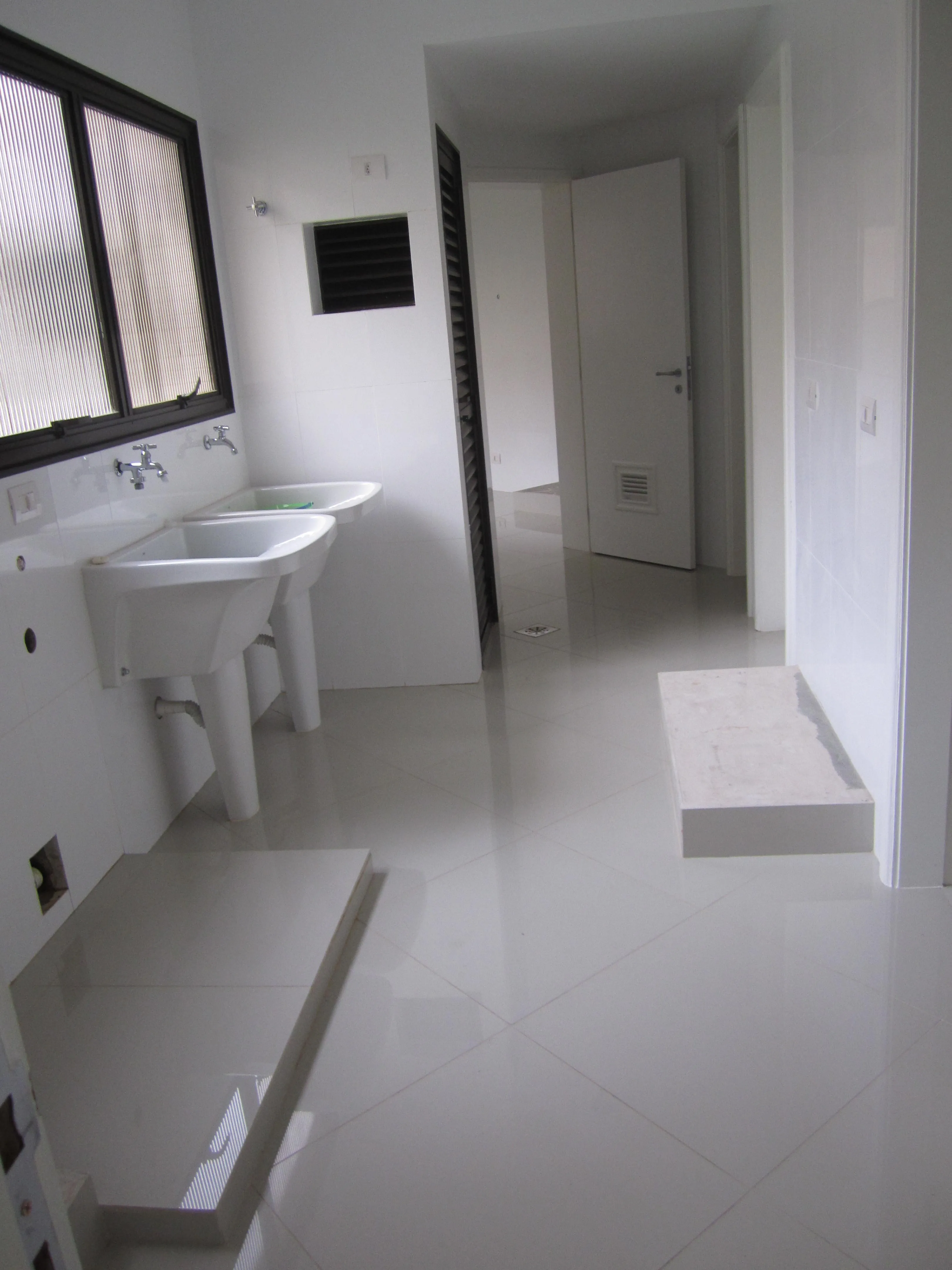 Imagem Apartamento com 3 Suítes Localizado no Edifício Maison Saint Laurent