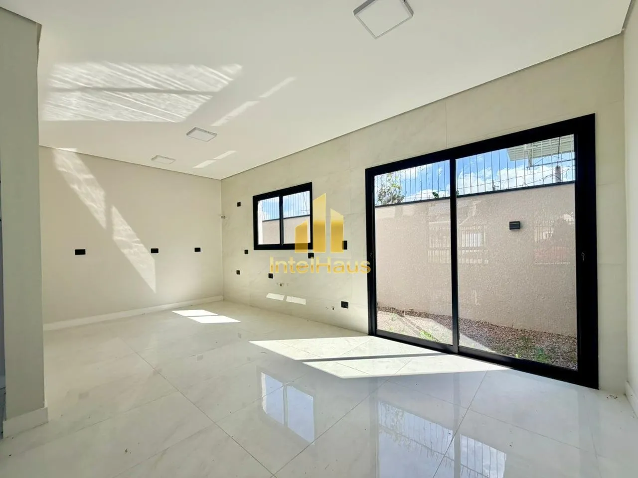 Imagem Excelente sobrado de alto padrão com 155 m² de área construída, localizado no bairro Cidade Jard...