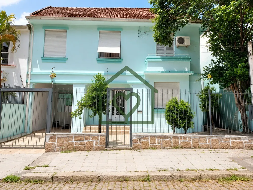Imagem Casa em alvenaria, próxima à 24 de outubro no coração do Bairro Auxiliadora, com a seguinte comp...