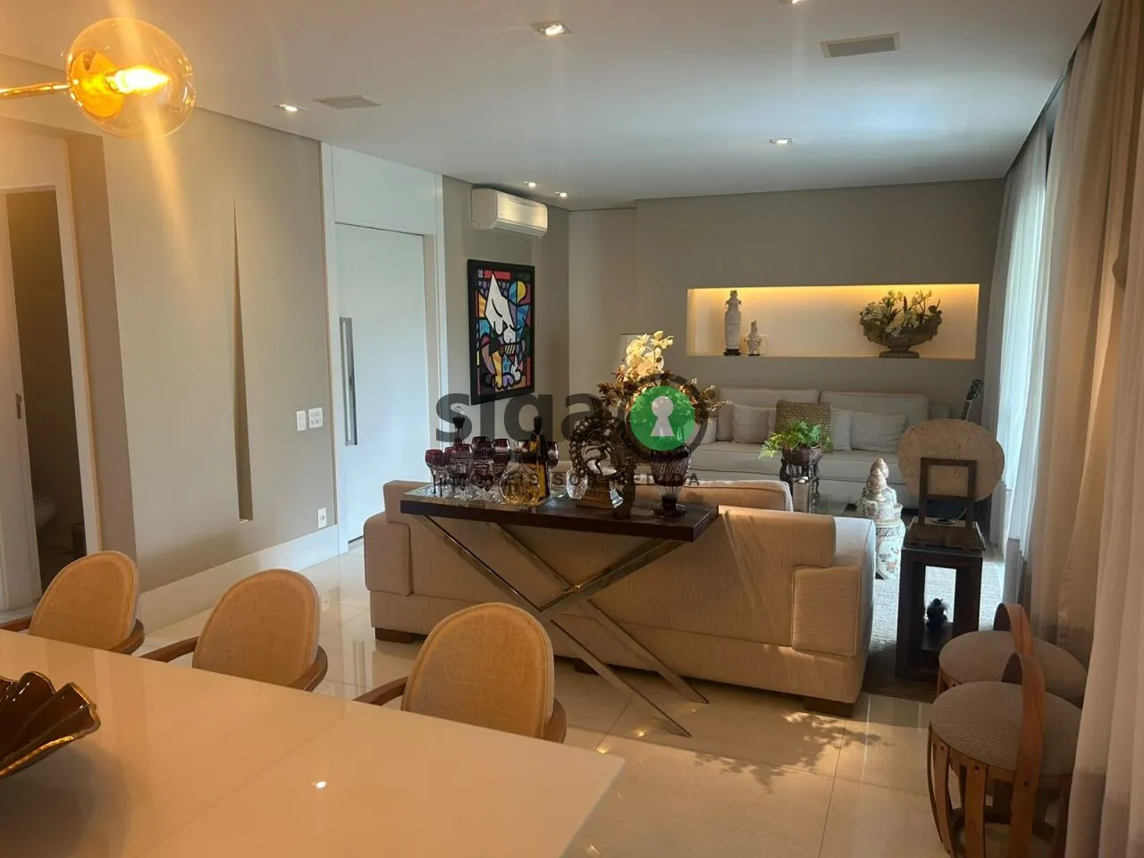 Imagem Apartamento á Venda com 200 m2, 4 dormitórios e 3 vagas, no Panamby