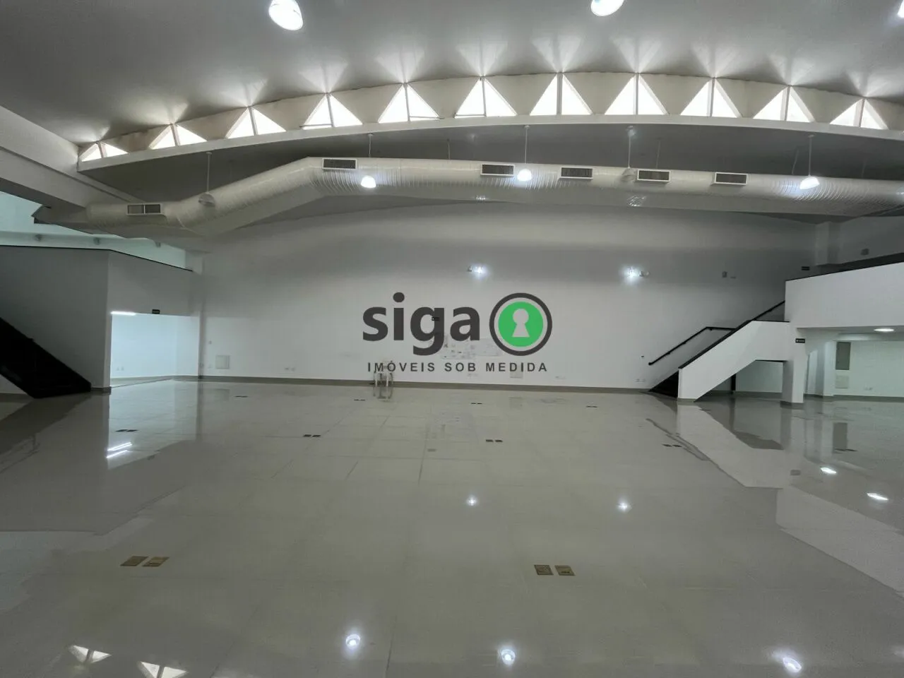 Imagem Ponto Comercial e 6 banheiros para Alugar, 845 m² por R$ 95.000/Mês