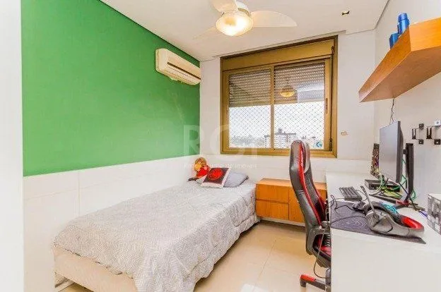 Imagem Excelente apartamento de 03 dormitórios com 4 vagas de garagem.